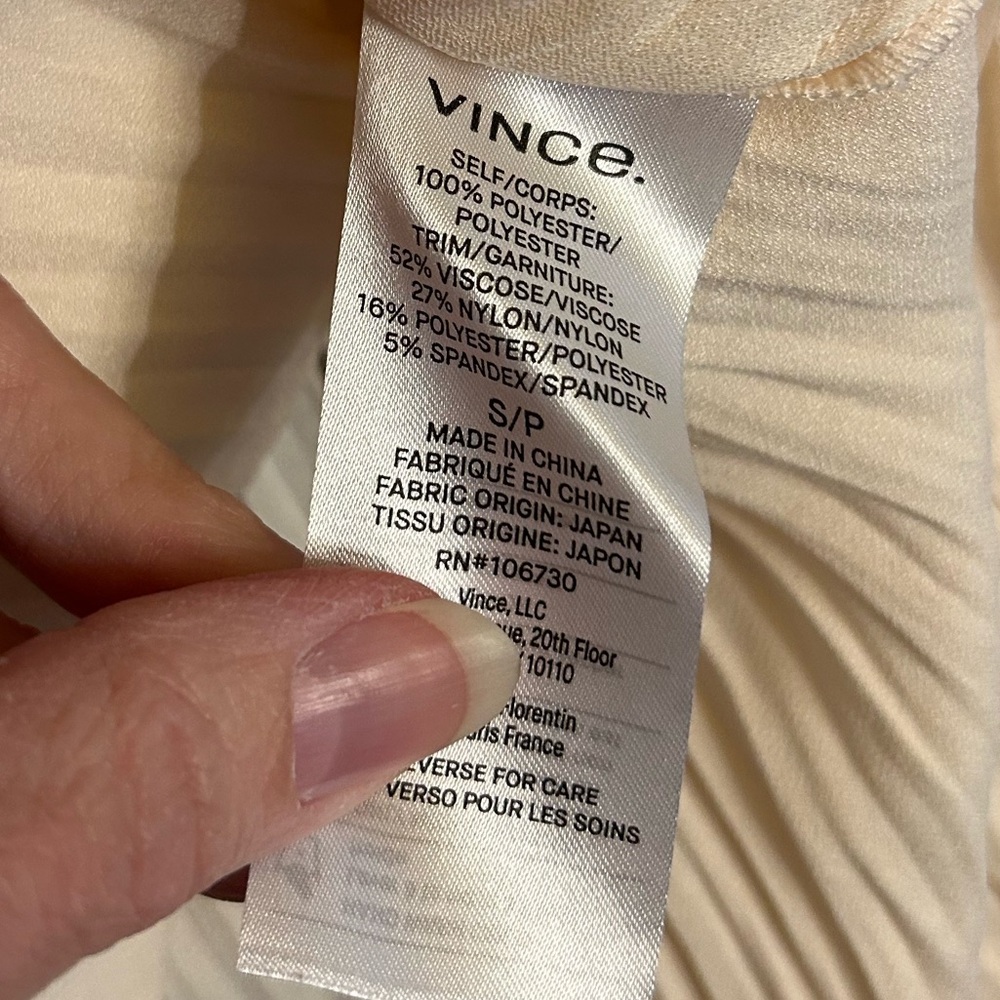 Vince Cream Crushed Satin Mock Neck Long Sleeve Blouse Size Small - Picture 8 of 11